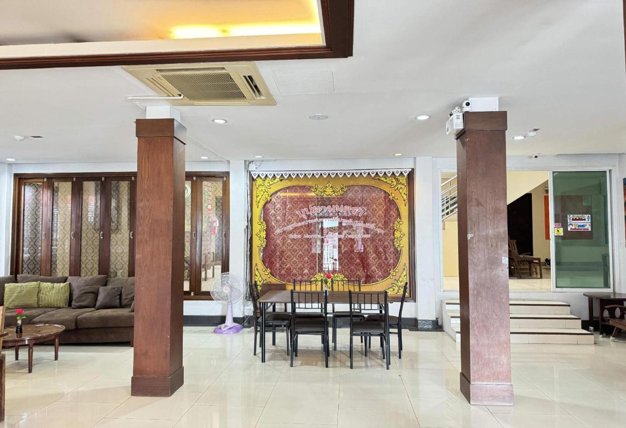 Collection O Bupamontra Chiangmai Hotell Chiang Mai Exteriör bild