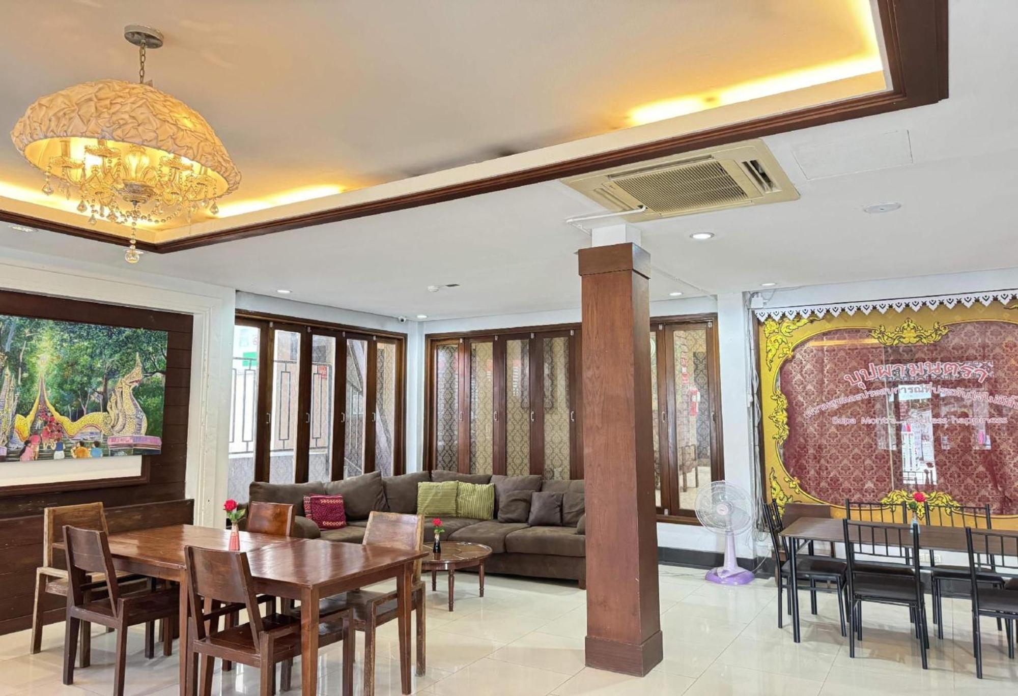 Collection O Bupamontra Chiangmai Hotell Chiang Mai Exteriör bild