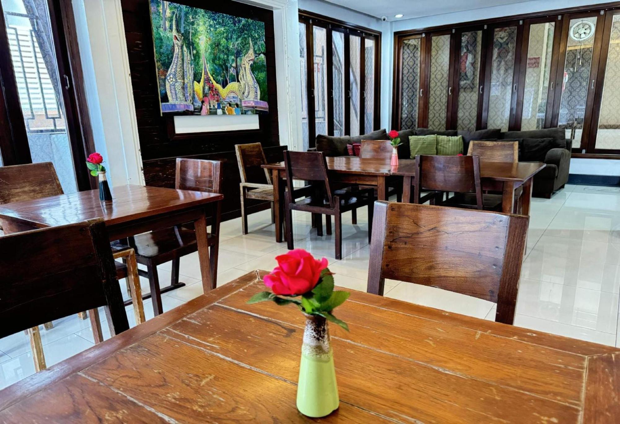 Collection O Bupamontra Chiangmai Hotell Chiang Mai Exteriör bild